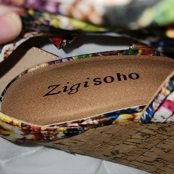 Size 6.5 ZigiSoho High Heel Sandals - Picture 10 of 10